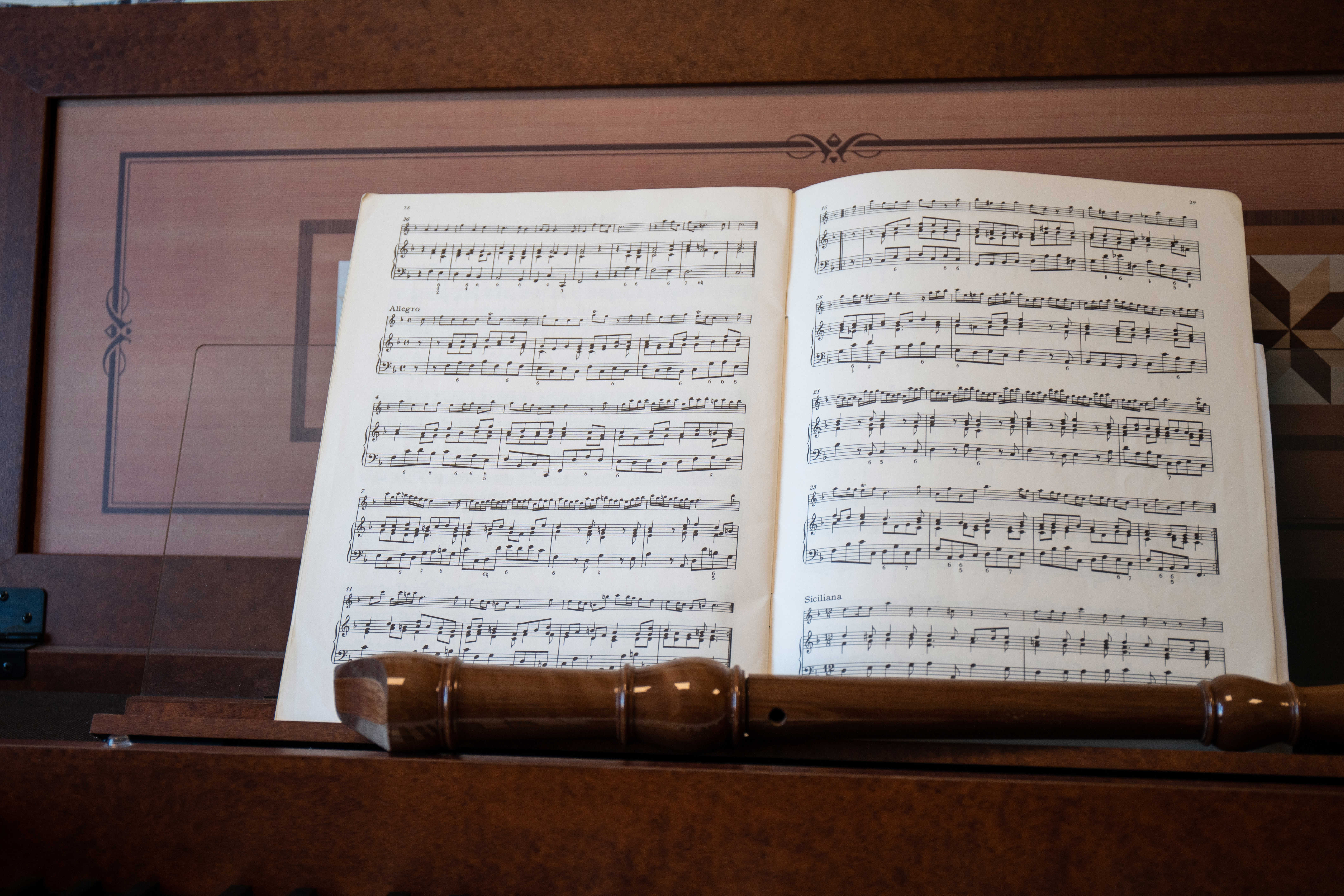 Noder og blokfløjte på klaver - Musikskolen