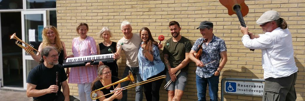 Musikskolens lærere stiller op til sjovt fotoshoot